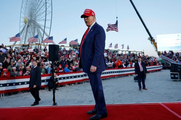 Trump holds Jersey Shore rally, calls hush mo<em></em>ney case 'Biden show trial'