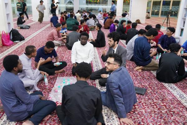 Students of MSU Shah Alam at the iftar programme.</p>

<p>　　Photo - Rosli Talib 