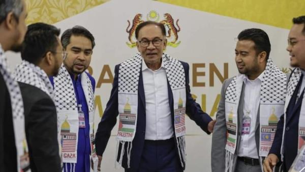 Malaysia does not agree with Western pressure to co<em></em>ndemn Hamas: PM Anwar