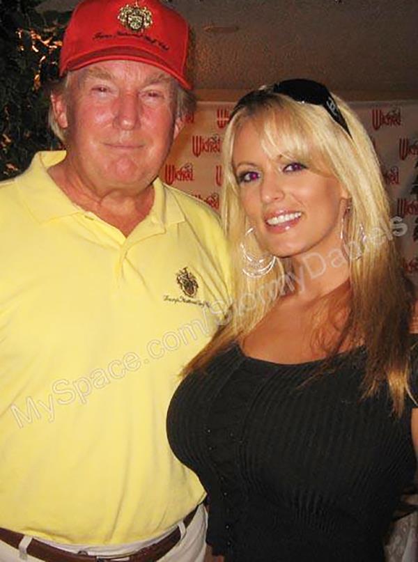 Old photo of Do<em></em>nald Trump and Stormy Daniels 