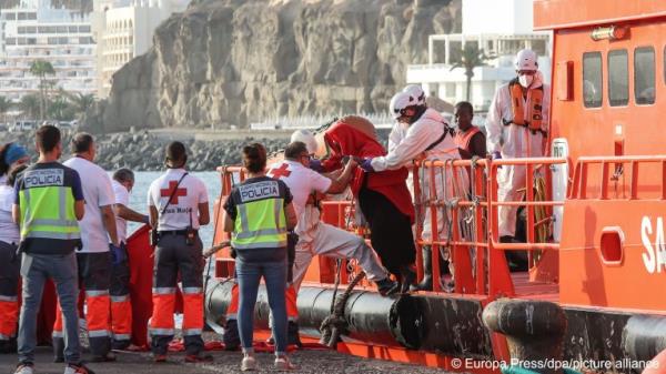 From file: An increase in the number of arrivals to the Canary Islands is causing tension between the regio<em></em>nal and central governments | Photo: Europa Press/EUROPA PRESS/dpa