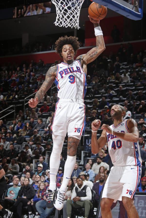 Kelly Oubre Jr. of the 76ers grabs a rebound against the Pistons on Nov. 10, 2023.