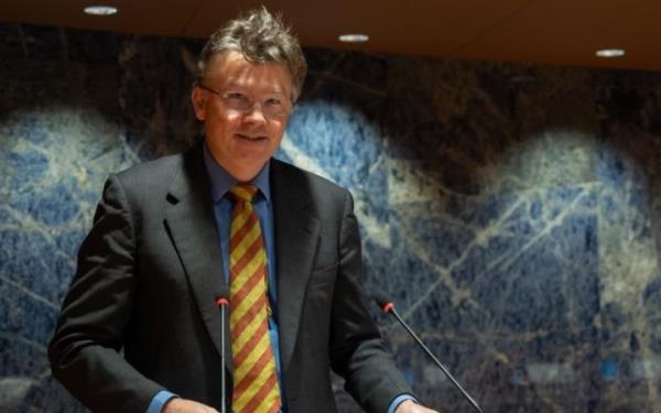 Mr. Angus Mackay at the Global Youth Climate Dialogue at the Palais des Nations. Photos: Lorenzo Franchi / UN CC:Learn