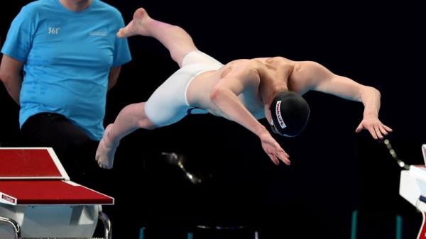 Daniel Wiffen enters the pool during the 400m heat