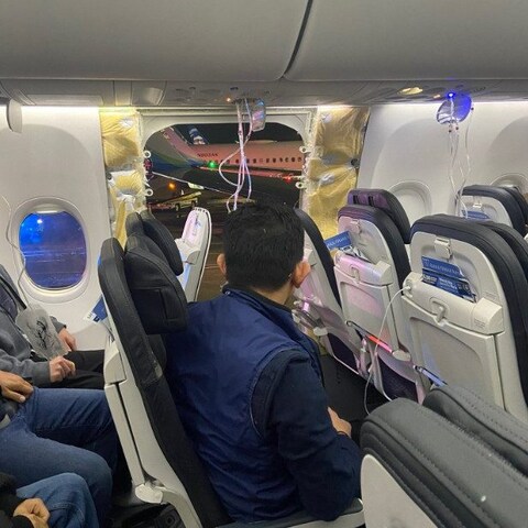 Passengers said their pho<em></em>nes were ripped from their hands as the cabin depressurised