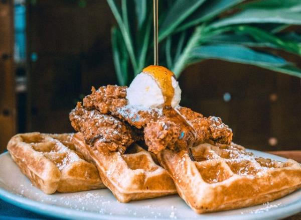 tupelo ho<em></em>ney fried chicken and waffles