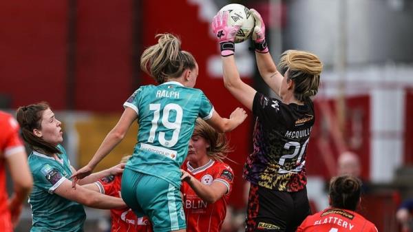 Shelbourne's star goalkeeper Amanda McQuillan collects the ball in a crowded box in her side's clash with Shamrock Rovers last mo<em></em>nth in the Avenir All-Island Cup