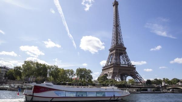 The Seine runs through the middle of the French capital city