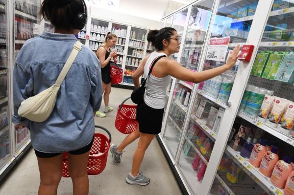 There’s no natio<em></em>nwide policy on how to deal with shoplifting, which many retailers have tried to combat by implementing these anti-theft cases that lock up everything from tins of tuna to hygienic essentials like deodorant and razors.