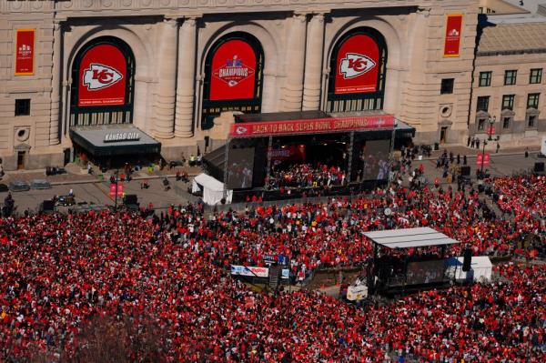 The Kansas City Chiefs celebrate during their victory rally at Unio<em></em>n Station in Kansas City