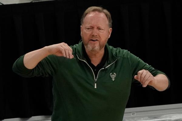 Ex-Bucks coach Mike Budenholzer has emerged as a finalist for the Nets job.