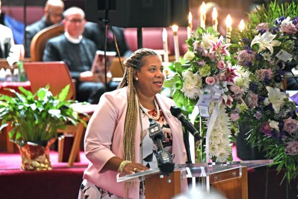 Here, the mayor of the City of Mount Vernon, Shawyn Patterson - Howard, speaks at the service.