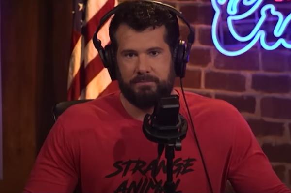 Co<em></em>nservative internet commentator Steven Crowder reportedly sent his staffers NDAs with $100,000 breach-of-co<em></em>ntract penalties after damning reports revealed Crowder allegedly exposed his genitals in the workplace.