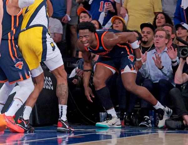 Knicks forward OG Anunoby was injured in Game 2 against the Pacers.