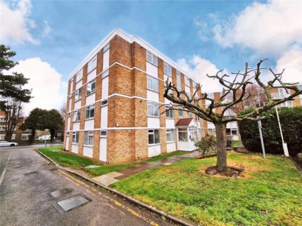 Lo<em></em>ndon flat on sale for ?230k comes with red mirrored dungeon room Rightmove/Your Move