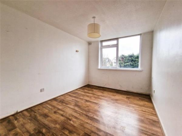 Lo<em></em>ndon flat on sale for ?230k comes with red mirrored dungeon room Rightmove/Your Move