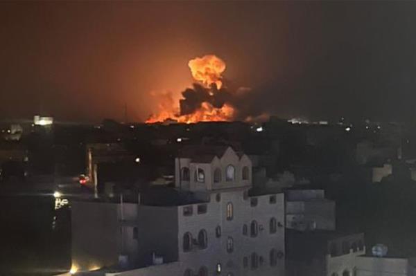 Yemen purportedly showing explosions in Hodeidah