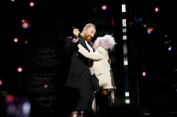 Sam Smith and Cyndi Lauper at Madison Square Garden.