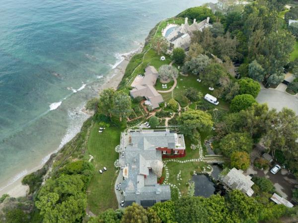 A group of migrants washed up on the beach outside Barbra Streisand's Malibu home Thursday. Malibu is a<em></em>bout 100 miles away from the US/Mexico border.