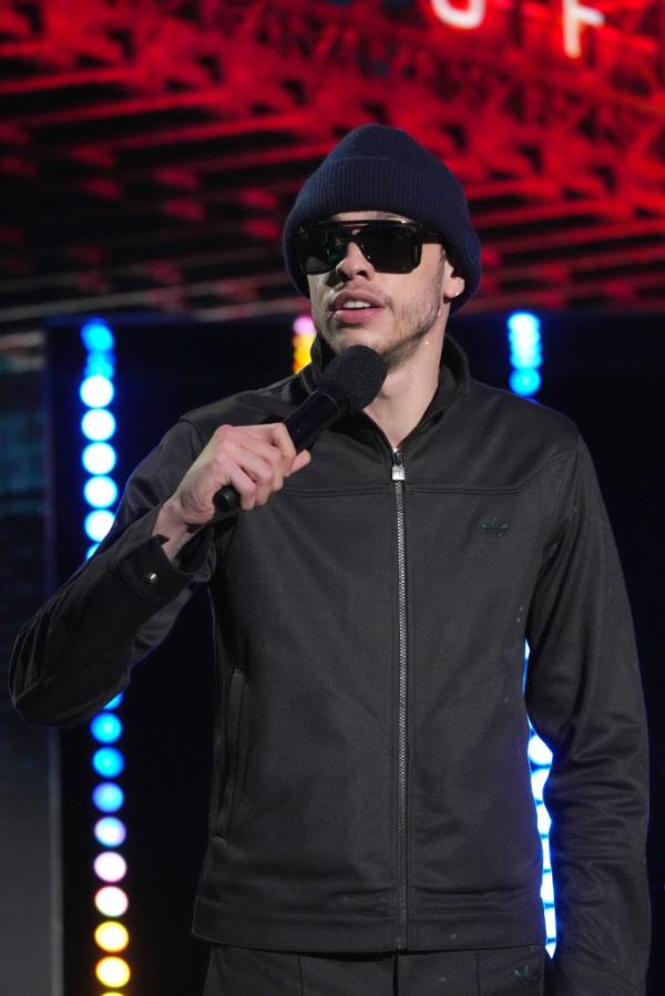 Pete Davidson at the 2023 Nickelodeon Kids' Choice Awards