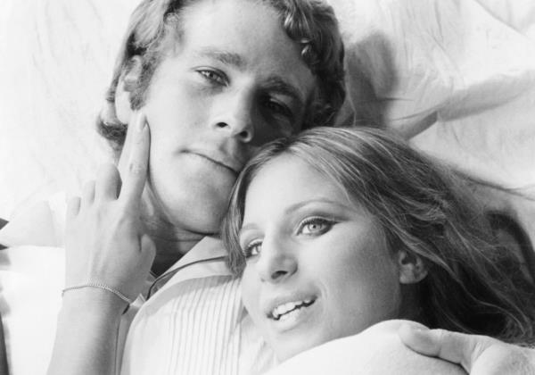  Ryan O'Neal with Barbra Streisand in 1972. 