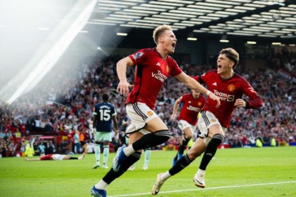 Scott McTominay scores for Manchester United vs Brentford