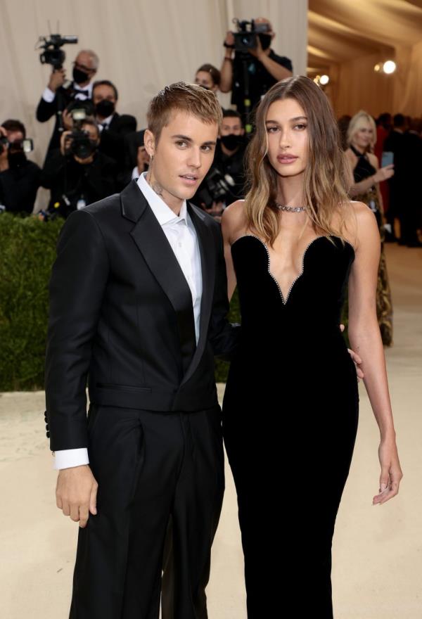 NEW YORK, NEW YORK - SEPTEMBER 13: Justin Bieber and Hailey Bieber attend The 2021 Met Gala Celebrating In America: A Lexicon Of Fashion at Metropolitan Museum of Art on September 13, 2021 in New York City. (Photo by Dimitrios Kambouris/Getty Images for The Met Museum/Vogue )