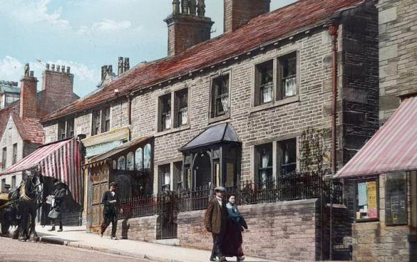 Large collection of magic lantern slides showing 19th and 20th century Bradford. 