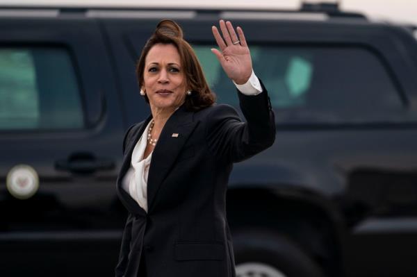 Kamala Harris waving