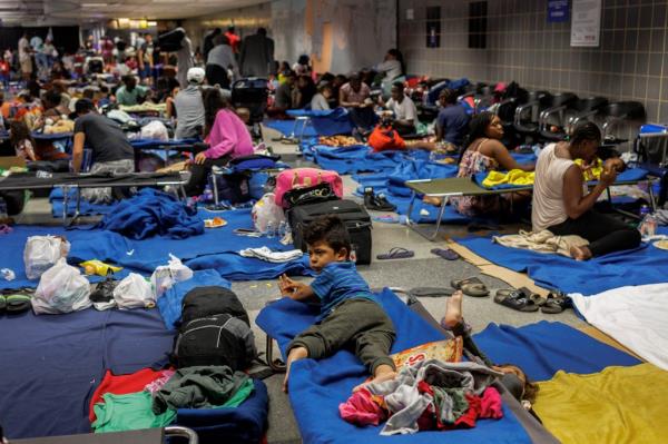 Kelly said the airport is one of o<em></em>nly 18 migrant shelters in Chicago and that homeless Americans are no lo<em></em>nger allowed to stay at the airport.