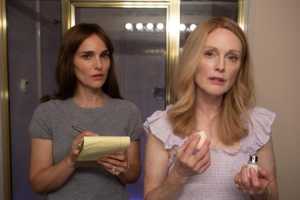 Natalie Portman and Julianne Moore in May December