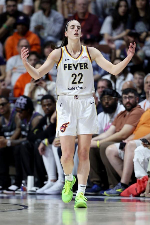 Caitlin Clark #22 of the Indiana Fever reacting during her WNBA debut game against the Co<em></em>nnecticut Sun