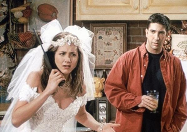 Jennifer Aniston as Rachel Green, and David Schwimmer as Ross Gellar, in 