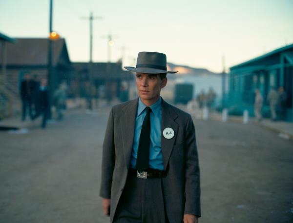 Cillian Murphy in a hat. 