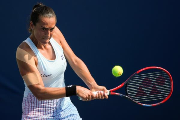 Caroline Garcia, of France, returns a shot to Renata Zarazua, of Mexico, during the first round of the U.S. Open tennis championships, Tuesday, Aug. 27, 2024, in New York. 