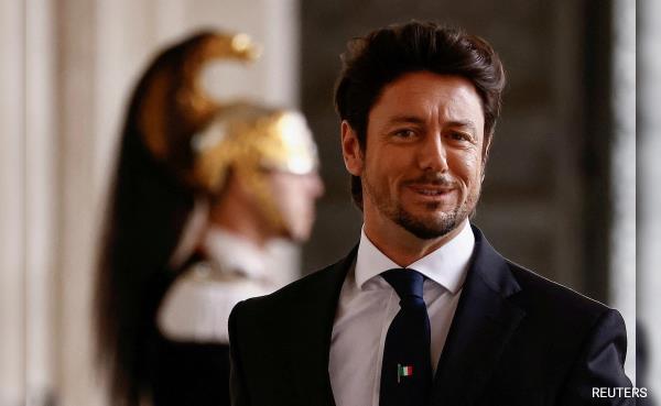 Italy PM Giorgia Meloni's Partner Asked Female Colleagues To Participate In Group Sex