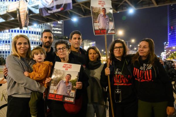 The Israeli protest have carried on for weeks in Tel Aviv as their loved o<em></em>nes remain in captivity for more than two months. 