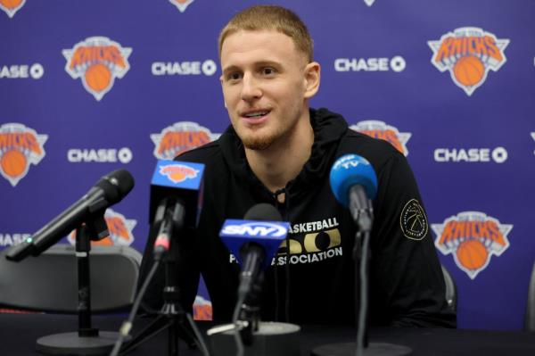 Do<em></em>nte DiVincenzo speaks with reporters before training camp.