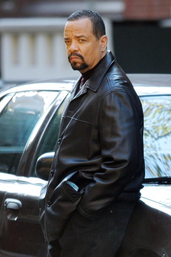 Ice-T as Sergeant Odafin “Fin” Tutuola.