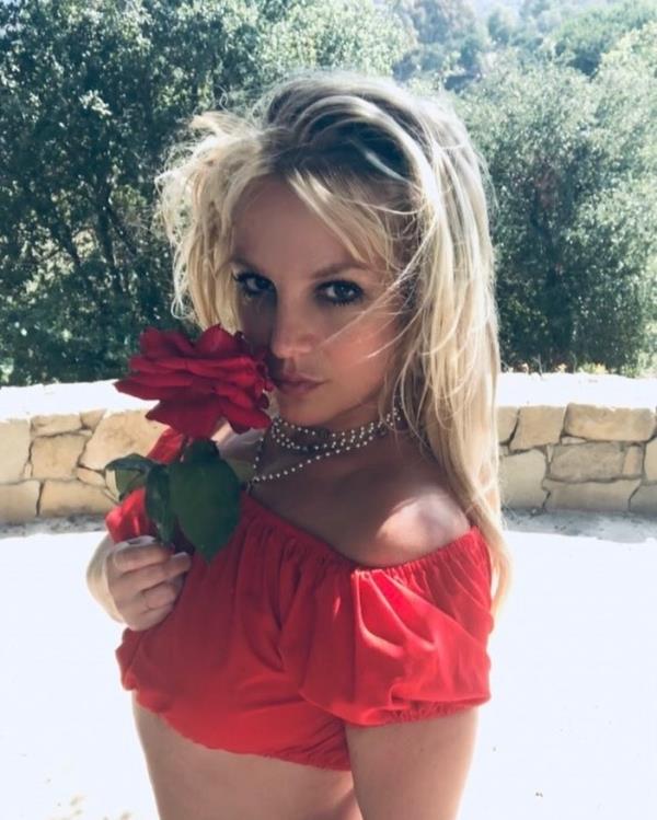 Britney Spears posts sweet snap of son Jayden before impending Hawaii move</p>

<p>　　