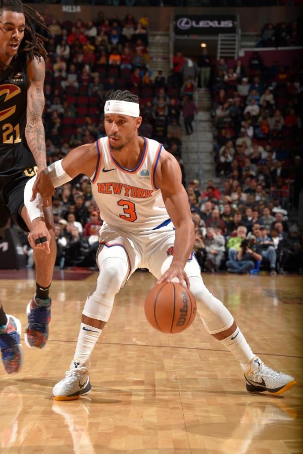 Josh Hart #3 of the New York Knicks dribbles the ball