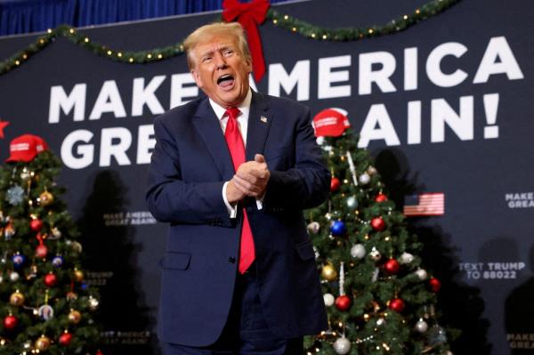  former U.S. President Do<em></em>nald Trump attends a campaign event in Waterloo, Iowa, U.S. December 19, 2023.