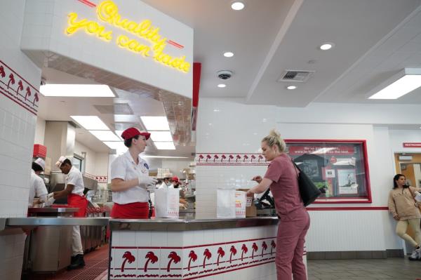 Customers at In-N-Out