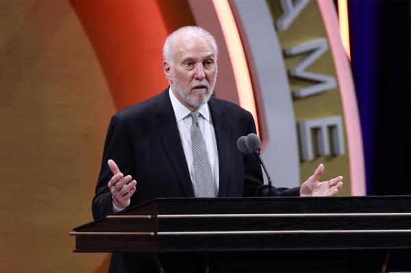 Spurs head coach Gregg Popovich was joined by some of his former players on the stage during his Hall of Fame speech.