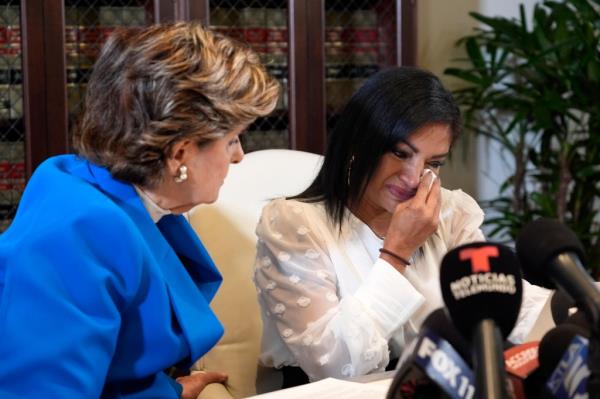 Attorney Gloria Allred, left, and Thalia Graves attend a press co<em></em>nference on Tuesday, Sept. 24, 2024, in Los Angeles.