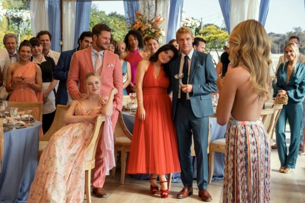 Dakota Fanning as Abby Winbury, Jack Reynor as Thomas Winbury, Eve Hewson as Amelia Sacks, Billy Howle as Benji Winbury, Meghann Fahy as Merritt Mo<em></em>naco in 