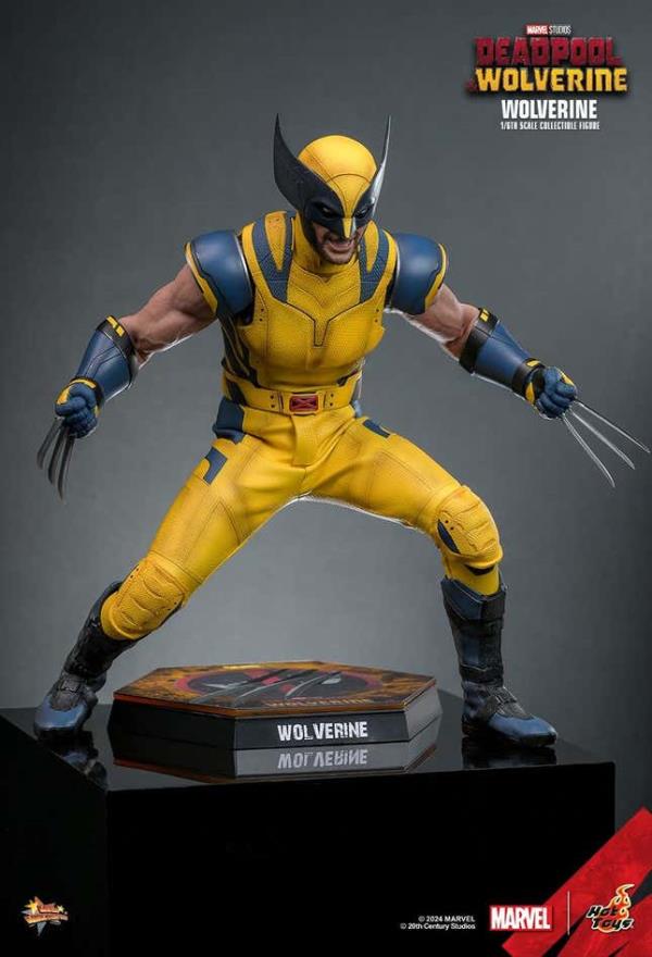 Image for article titled Hot Toys' New Wolverine & Deadpool Figure Gives Us Our Best Look Yet at Wolverine's Suit