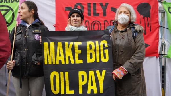 Activists from Fossil Free Lo<em></em>ndon outside the InterCo<em></em>ntinental in central London, demo<em></em>nstrate ahead of the Energy Intelligence Forum, a gathering between Shell, Total, Equinor, Saudi Aramco, and other oil giants