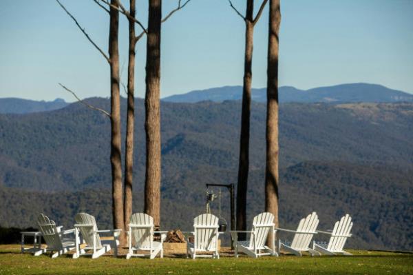 At Verandah House Country Estate the views of Mount Warning and the Gold Coast can be enjoyed from hot tub, sauna, communal firepit or your suite.