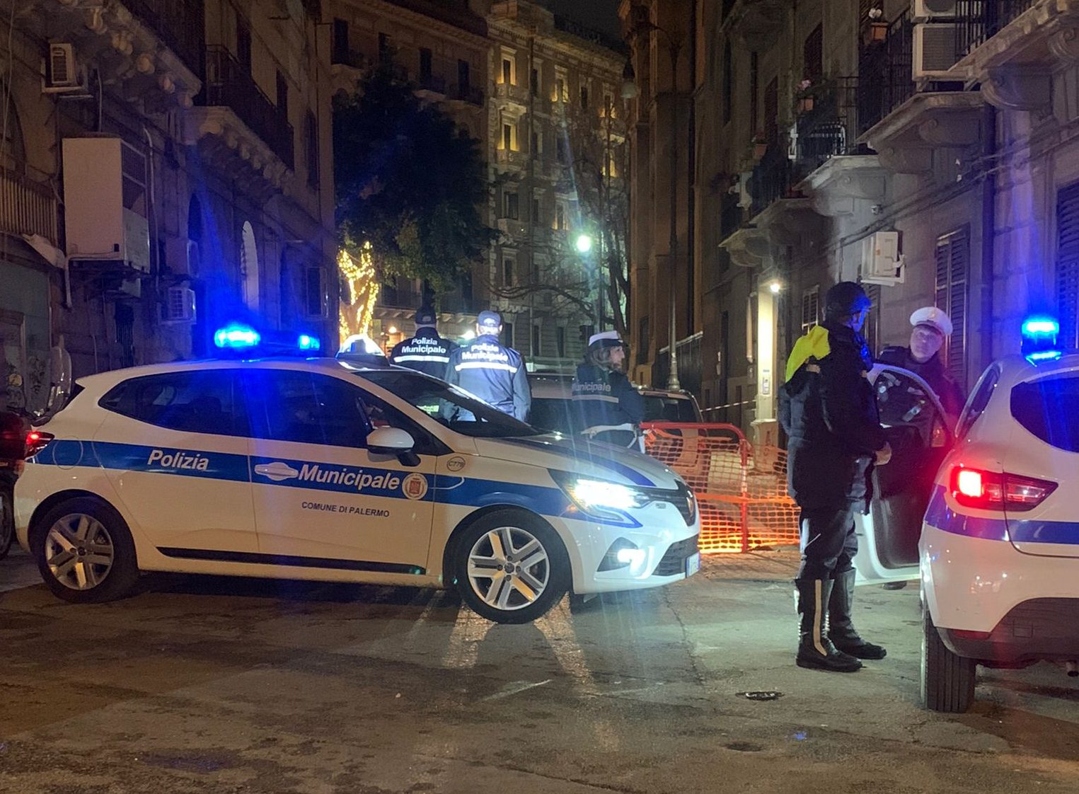 Fear near Piazza Sturzo, gas leak in the street (PHOTO)